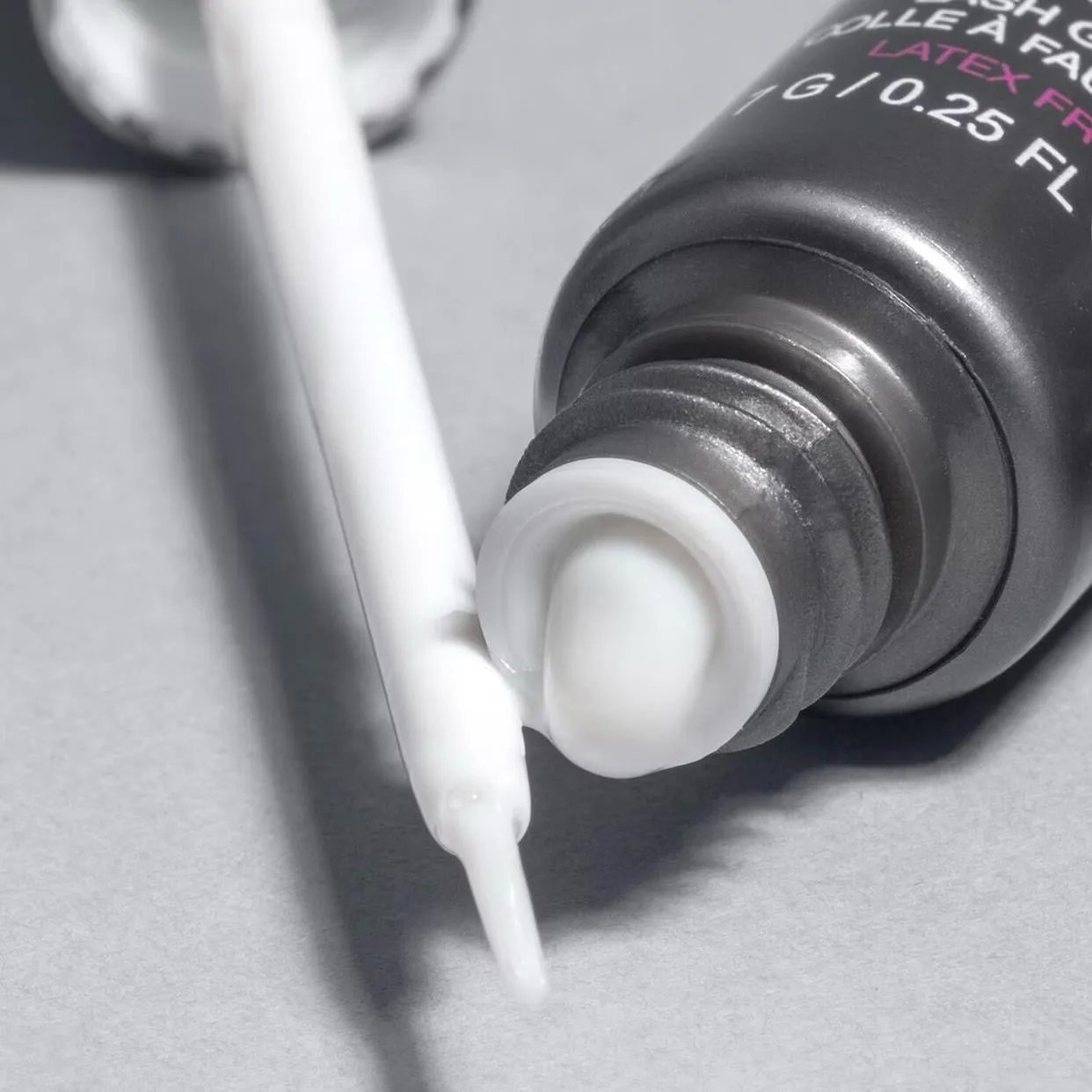 Huda Beauty - Sticky Tack Latex Free Lash Glue